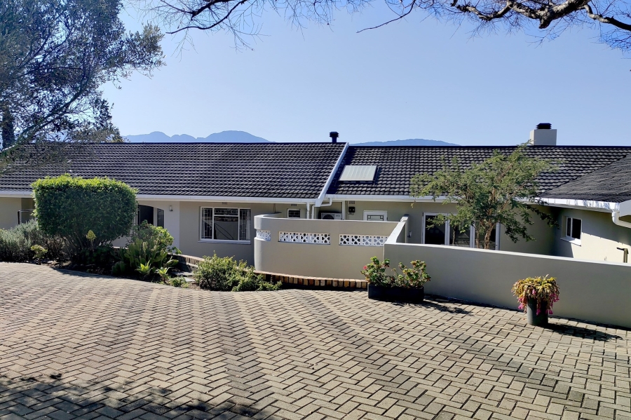 4 Bedroom Property for Sale in Bonnievale Western Cape